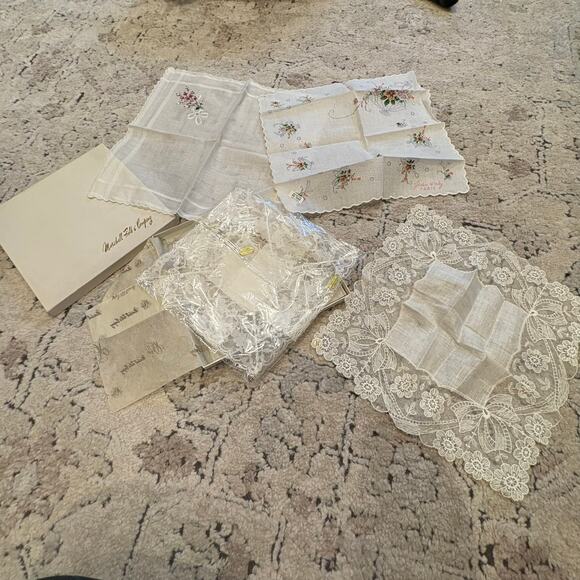 Marshall Fields Co Vintage Handkercheifs Lace Linen Embroidered Square Box of 4 - Picture 1 of 9